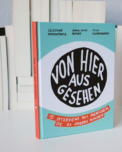 Foto von einem Hardcover-Buch