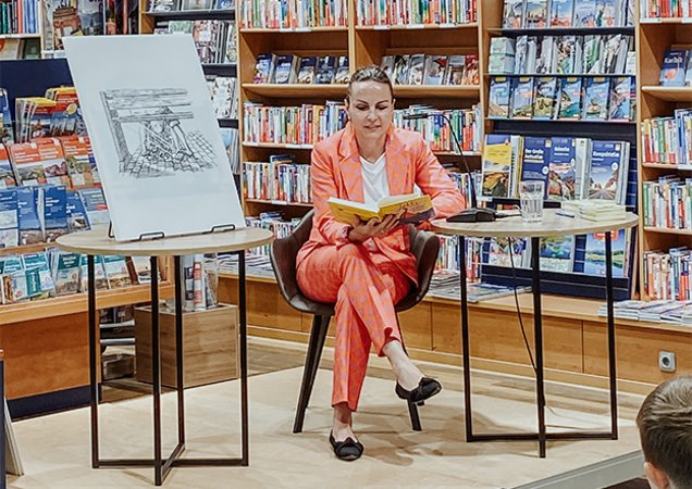 Foto einer Lesung in einer Buchhandlung
